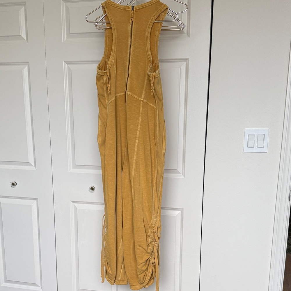 Elegant Mustard Yellow Sleeveless Dress